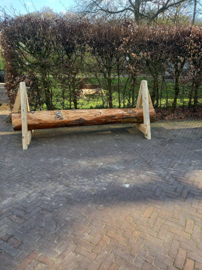 crosshindernissen boomstam in driehoek